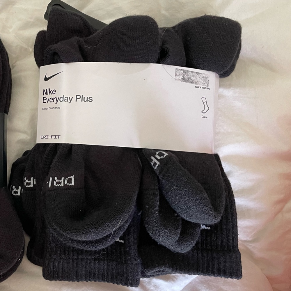 6 x Nike crew socks